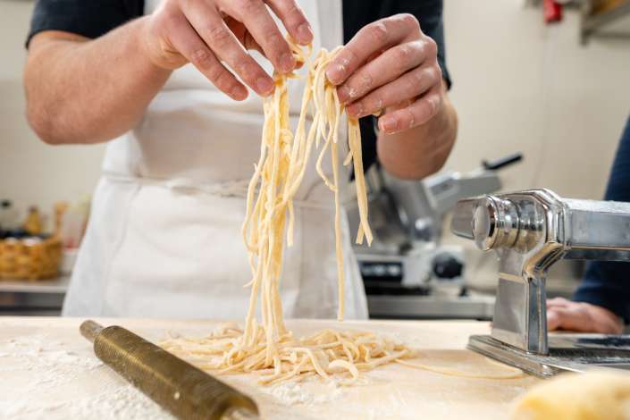 thumb lezione di cucina 705x470 1 j003801 1775228526468 1781775763345