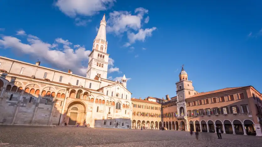 duomo di modena e torre ghirlandina