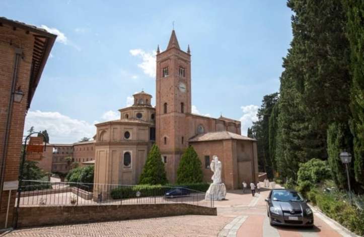abbazia di monte oliveto maggiore esterno monastero mi diverto travel 1775228776096